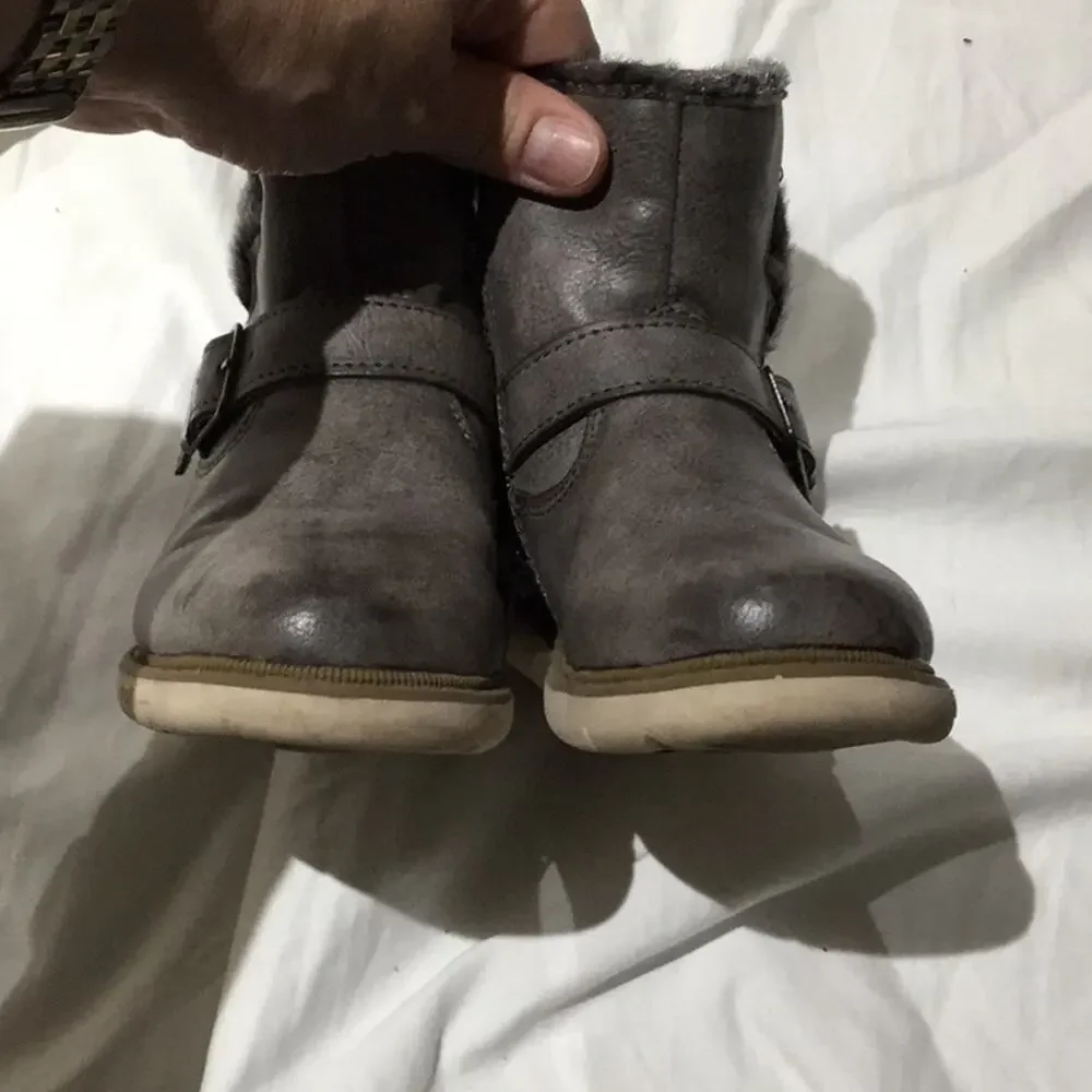 Girls taupe boots 9.5 worn once edgy look